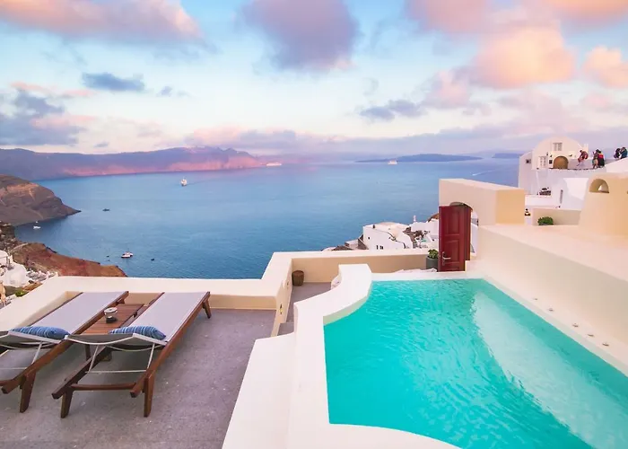 Aloia Hotel Oia (Santorini)