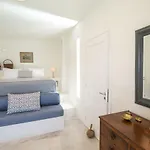 Aloia Hotel 2*
